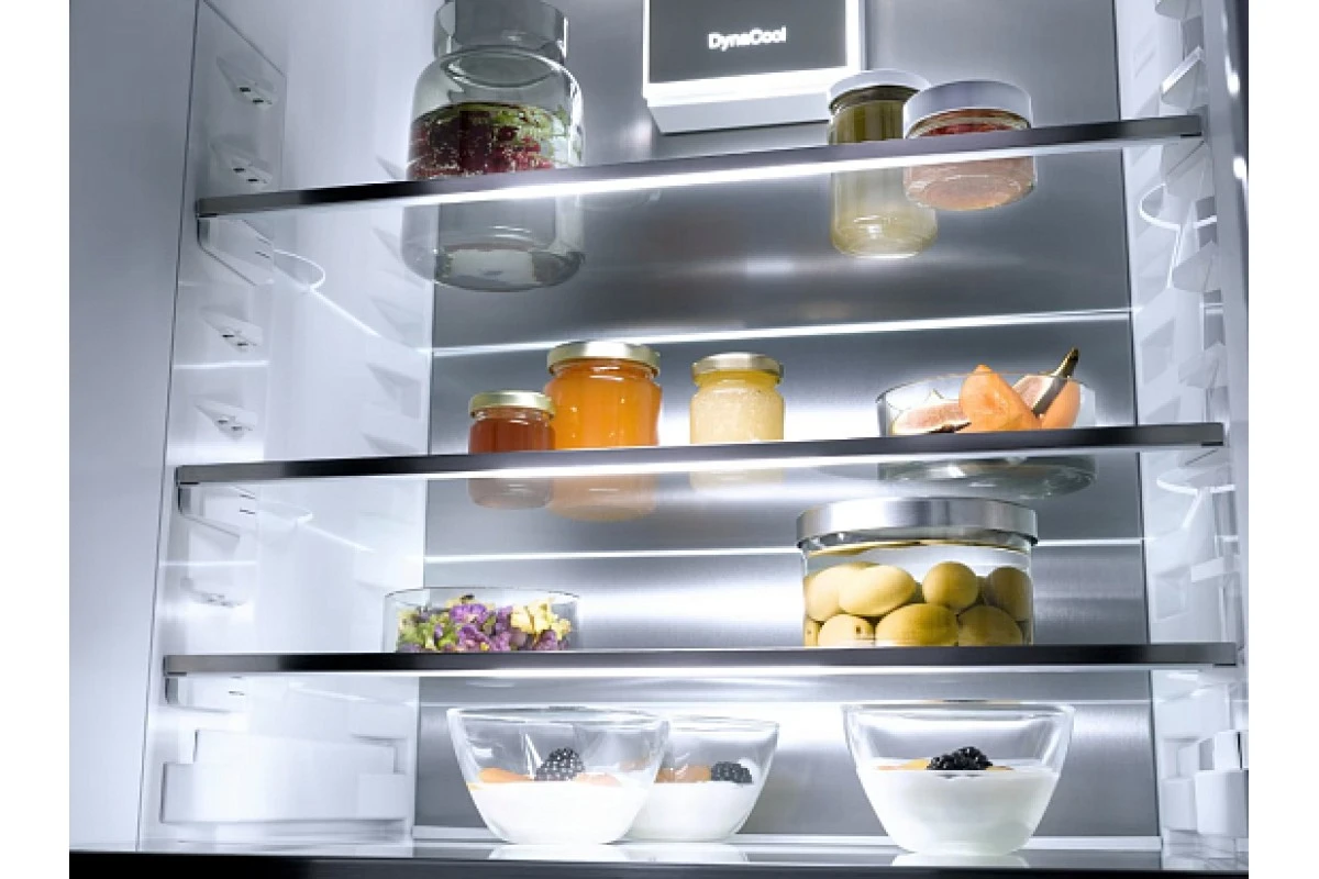 Встраиваемый холодильник Miele K 7797 C R