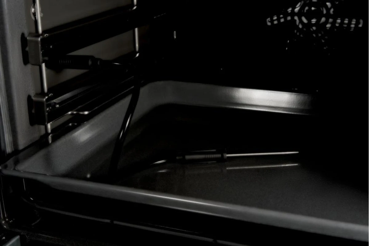 Духовой шкаф Bosch HBG557SB0R