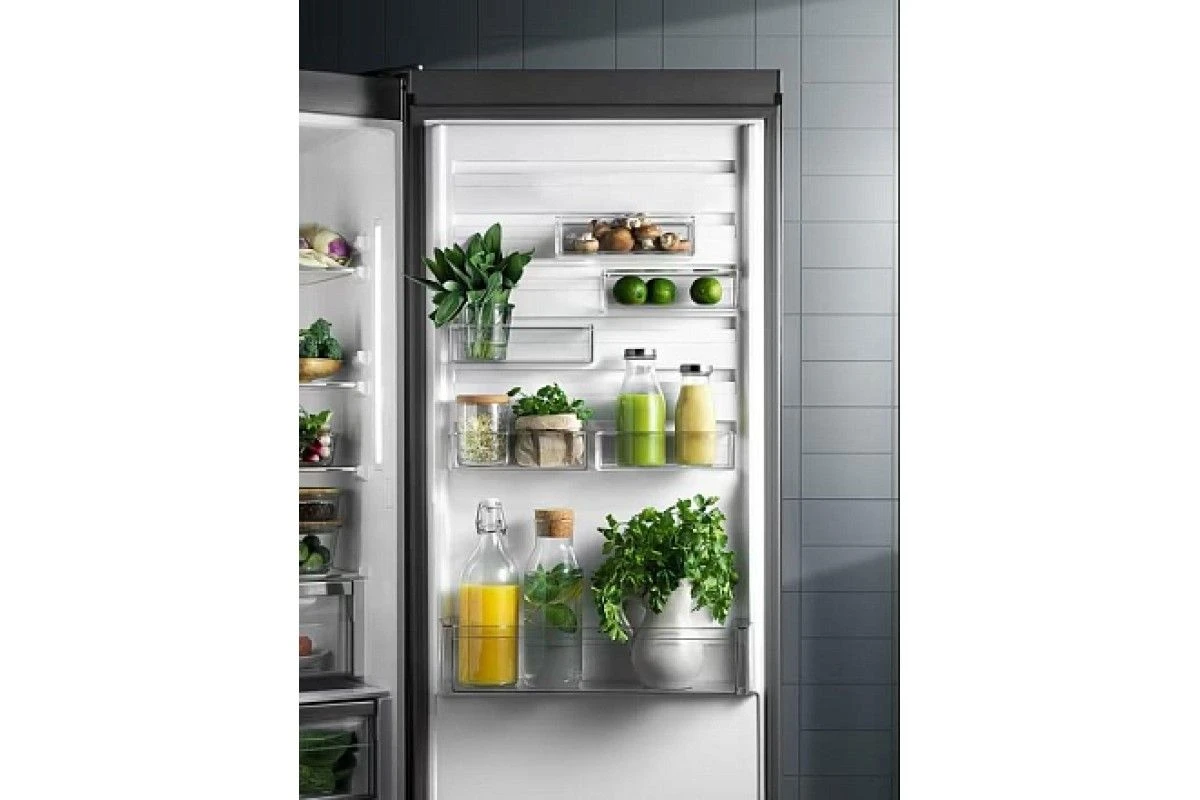 Холодильник Electrolux LNC7ME32W2