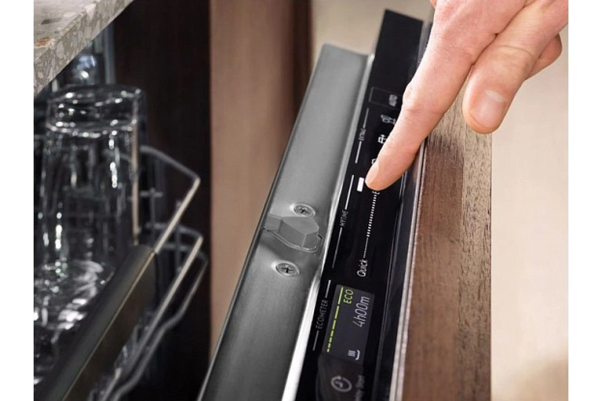 Встраиваемая посудомоечная машина Electrolux EEC87300W