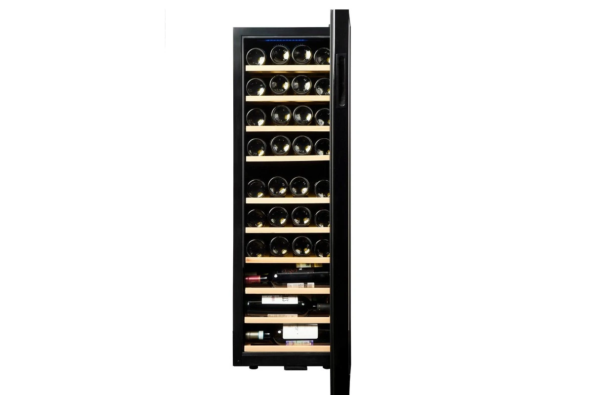 Однозонный шкаф Vinosafe VSF38AM