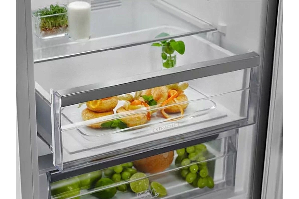 Холодильник Electrolux LNT 7ME36 X3
