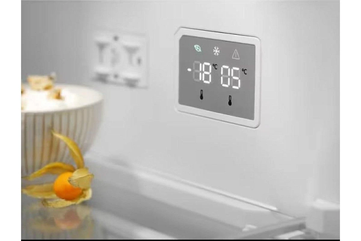 Холодильник Electrolux LNT7ME32M1