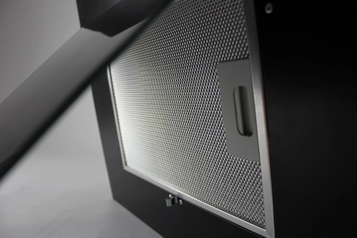 Наклонная кухонная вытяжка LEX Mini 500 Black