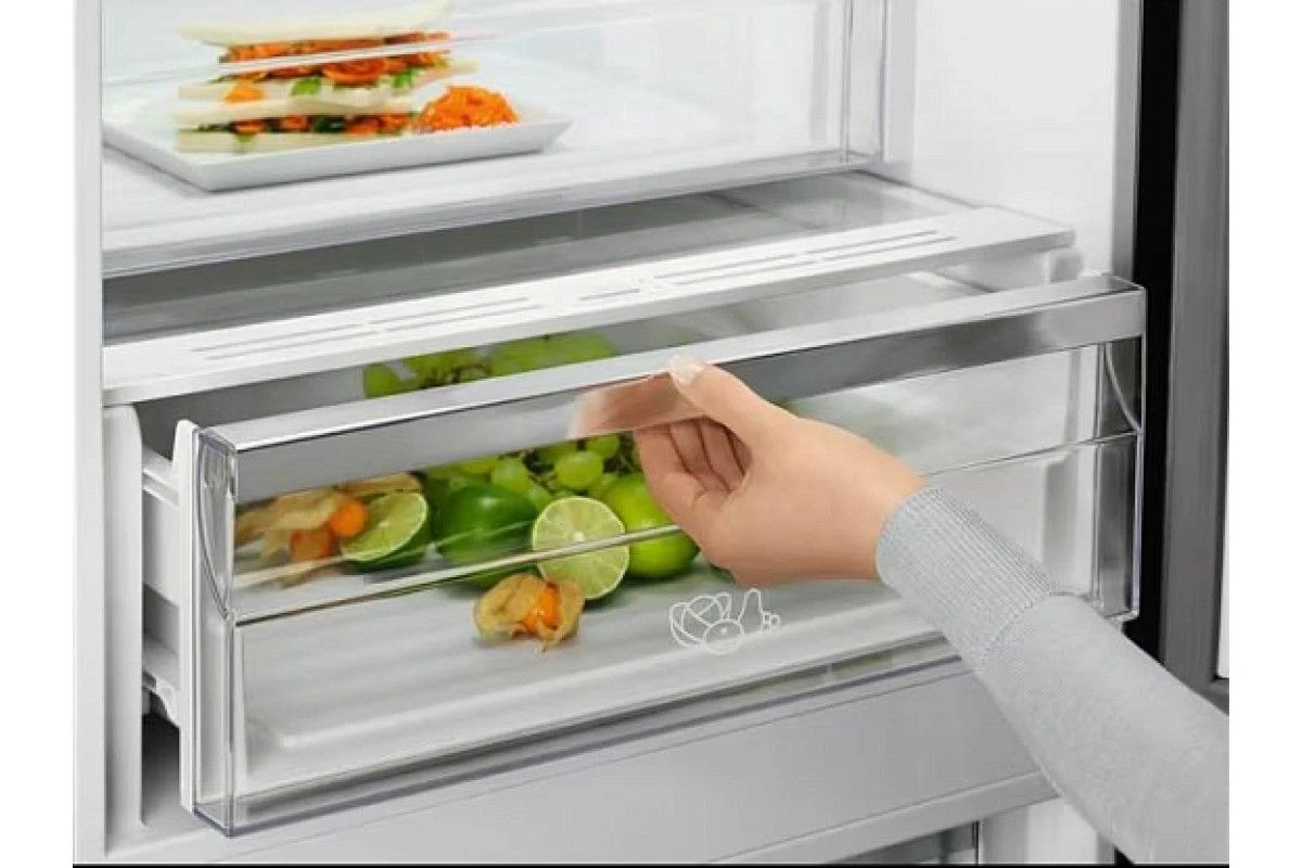 Холодильник Electrolux LNT7ME32M1