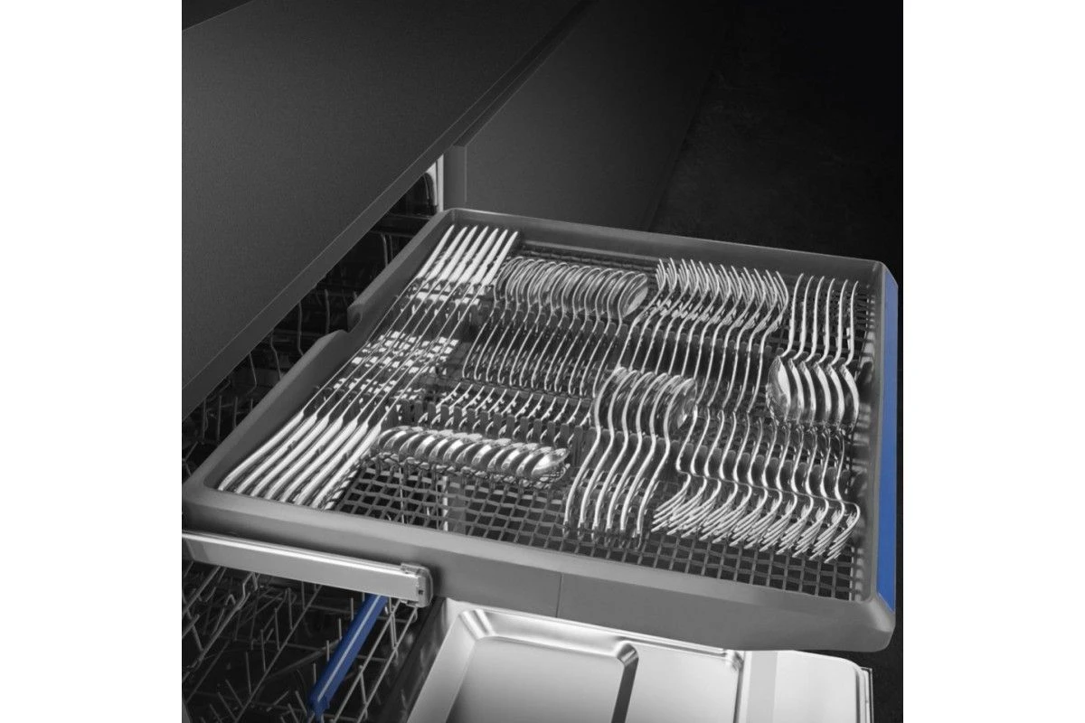 Встраиваемая посудомоечная машина Smeg STL362DQ