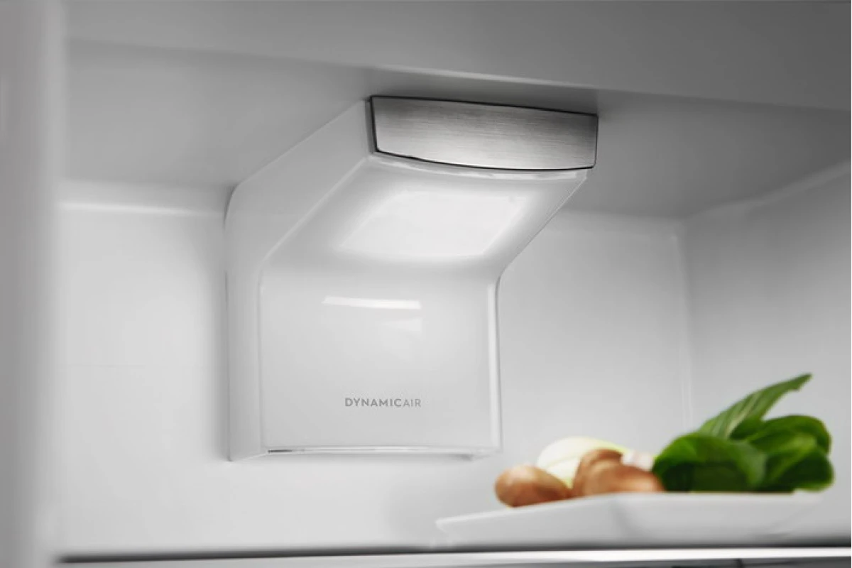 Встраиваемый холодильник Electrolux LNS9TE19S