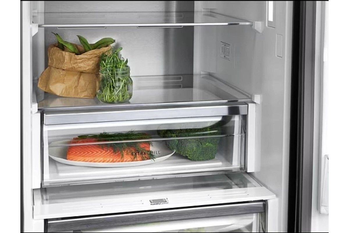Холодильник Electrolux LNT7ME34X2
