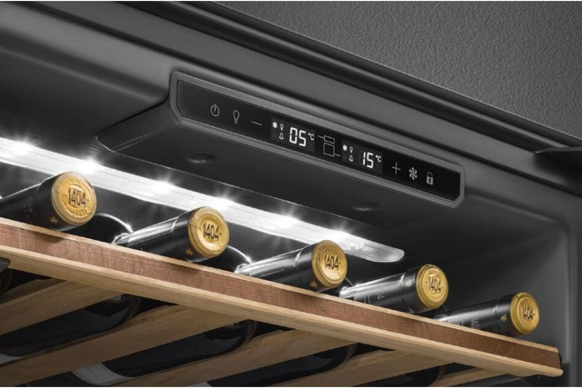 Встраиваемый холодильный шкаф для вина Smeg CVI329X3