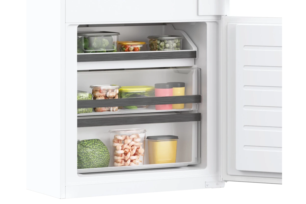 Встраиваемый холодильник Haier HBW5719ERU