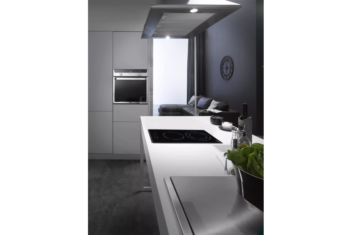 Электрическая варочная панель DeLonghi PVC 31 TC