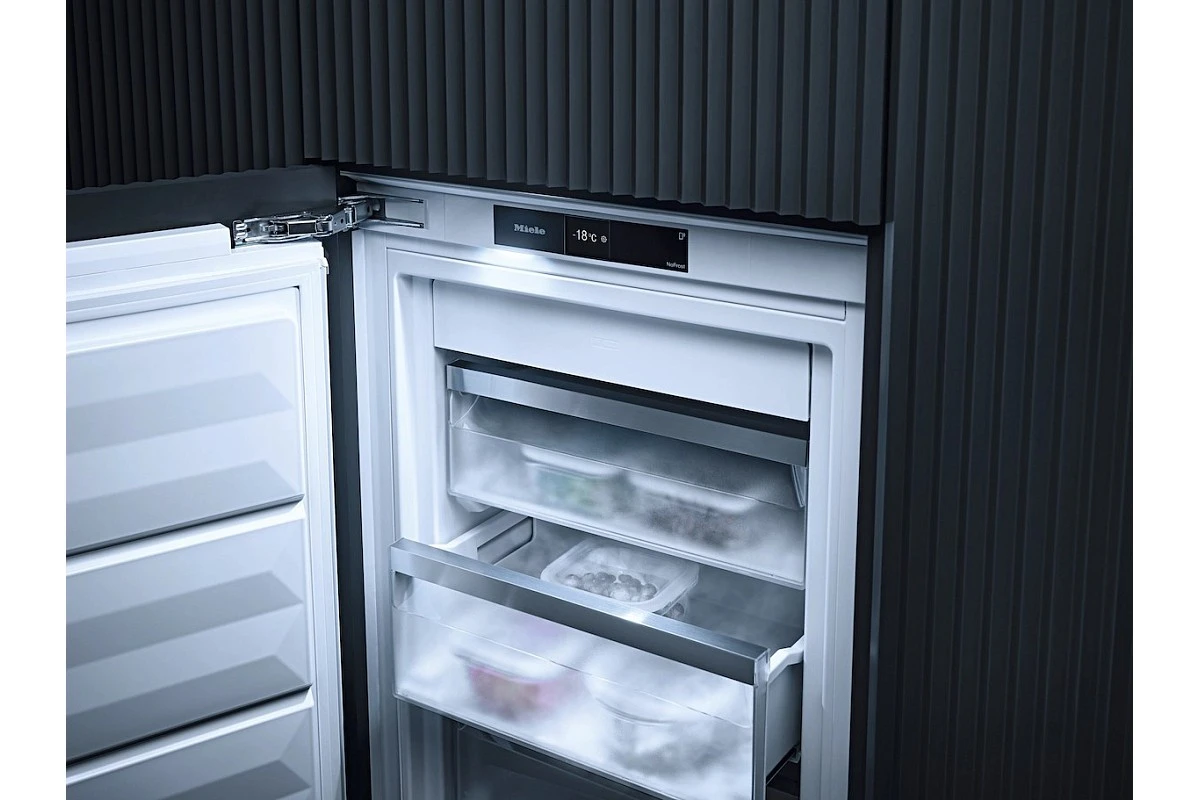 Морозильник Miele FNS 7770 E