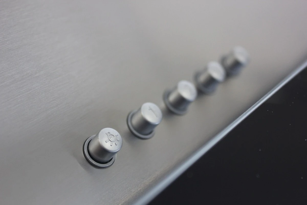 Наклонная кухонная вытяжка LEX Mini 600 Inox