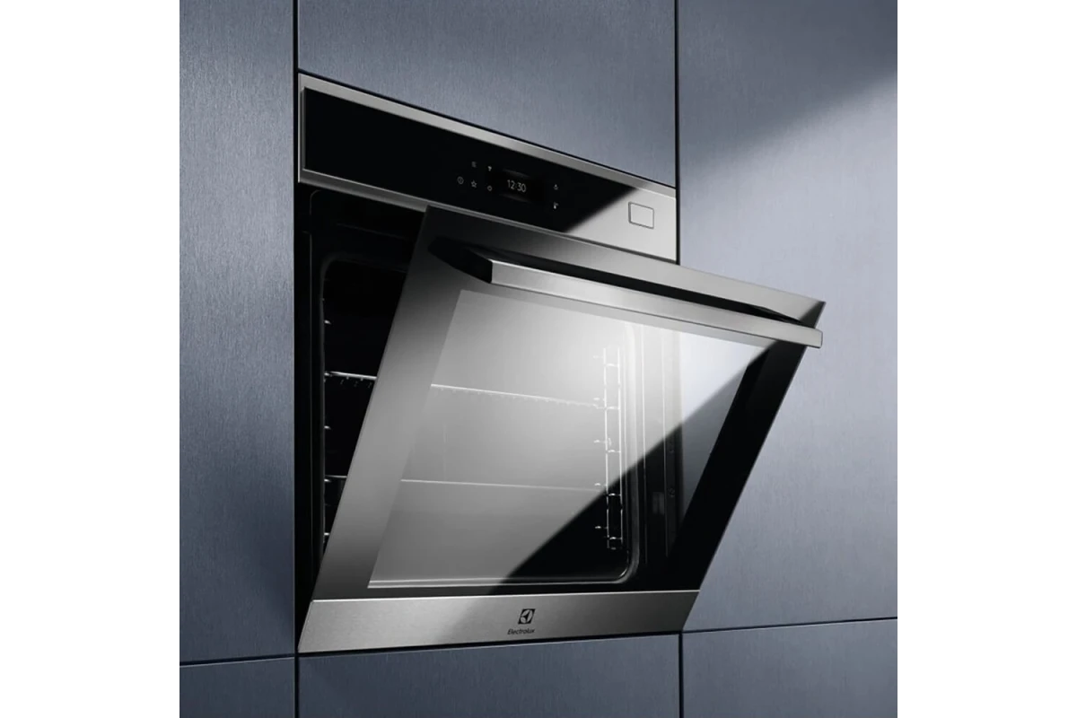 Духовой шкаф Electrolux EOB8S39WX