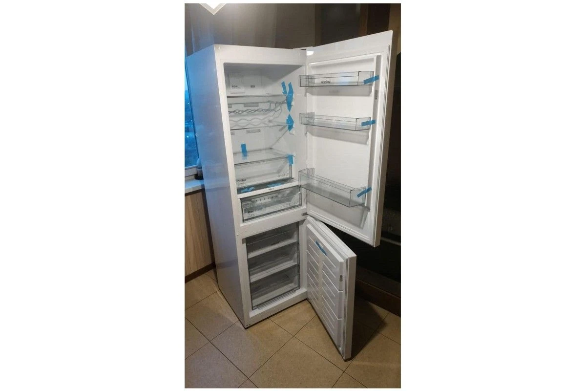 Холодильник Vestfrost VW18NFE00W