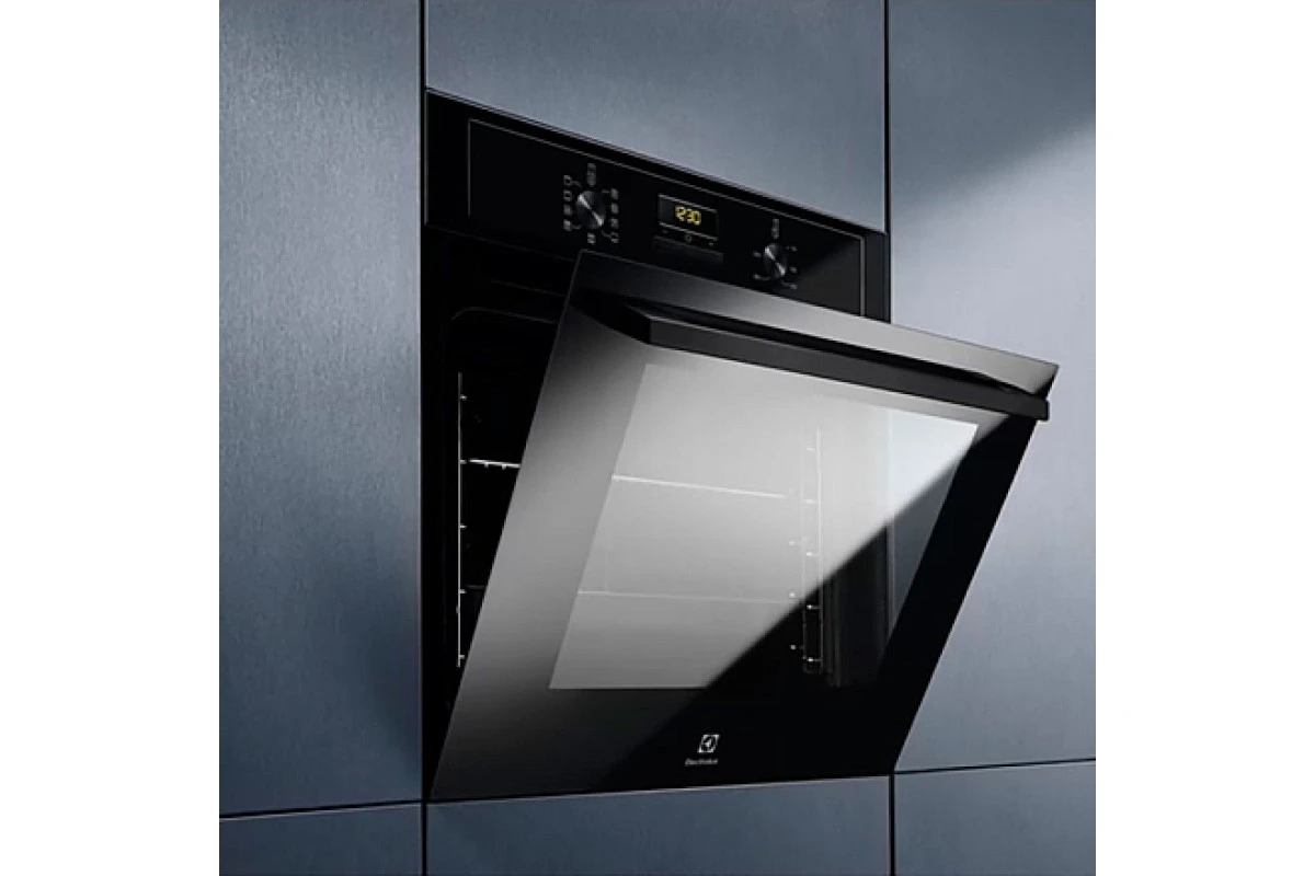 Духовой шкаф Electrolux EOF3H50BK