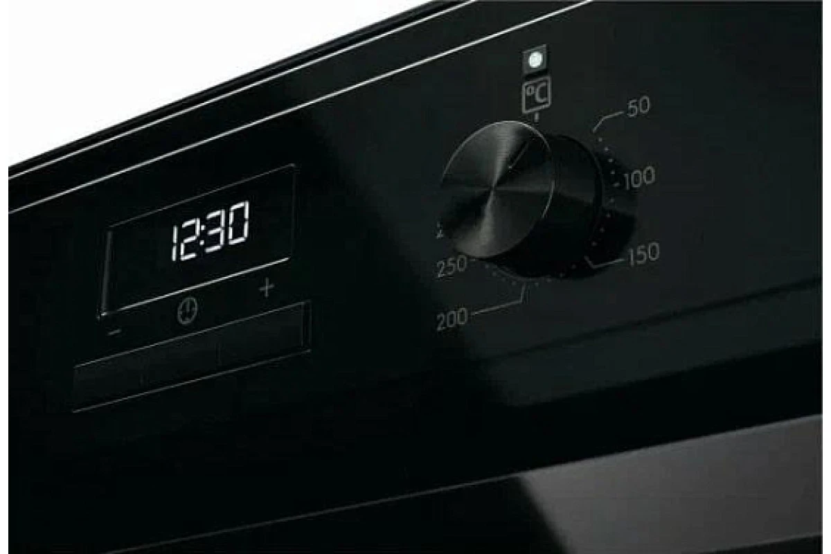 Духовой шкаф Electrolux OEM3H50