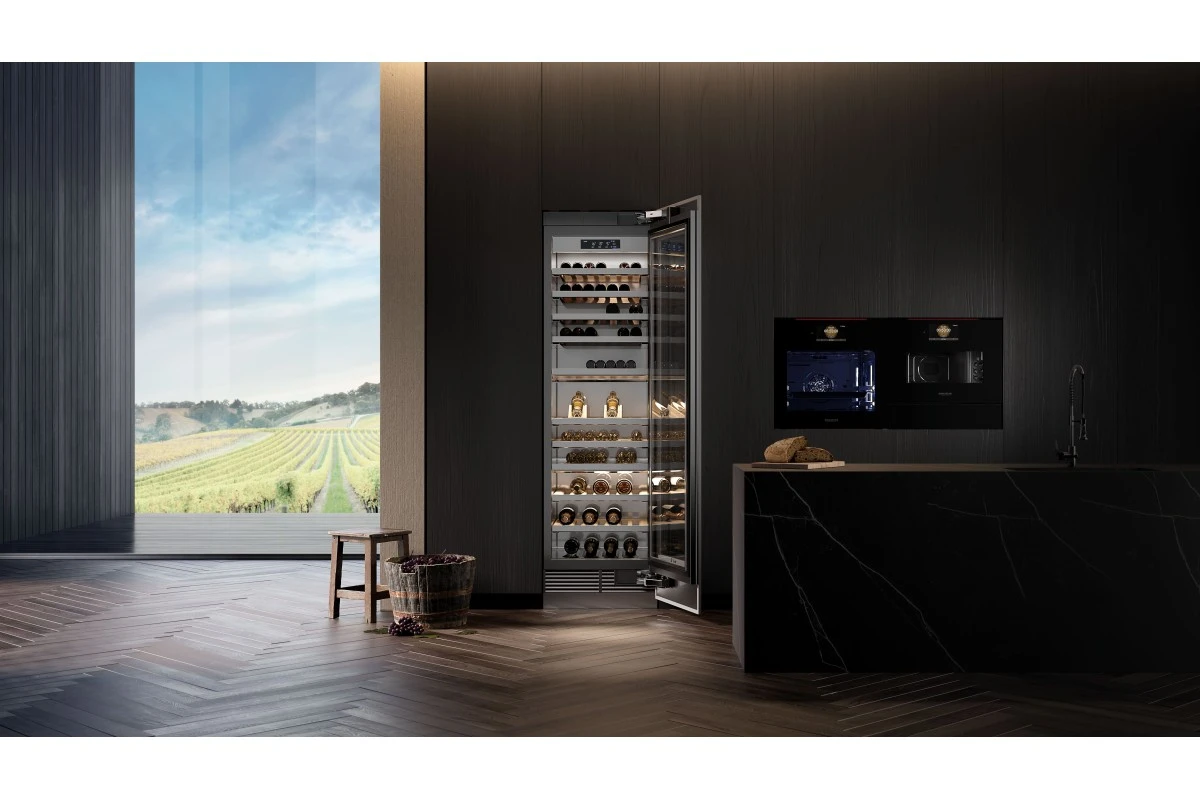 Встраиваемый винный шкаф Signature Kitchen Suite SKSCW243RP под навеску фасадов