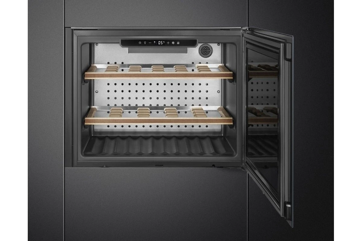 Встраиваемый холодильный шкаф для вина Smeg CVI121G