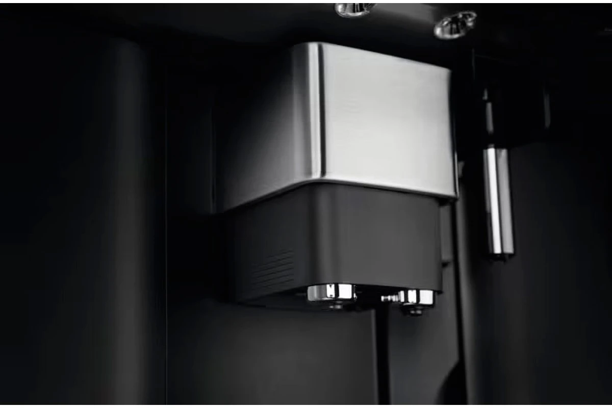 Встраиваемая кофемашина Electrolux EBC85H