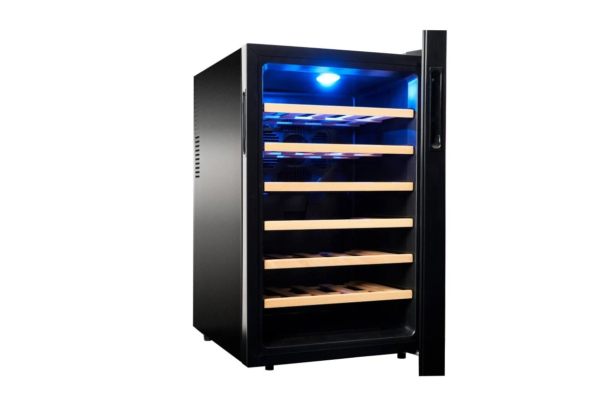 Однозонный шкаф Vinosafe VSF28AM