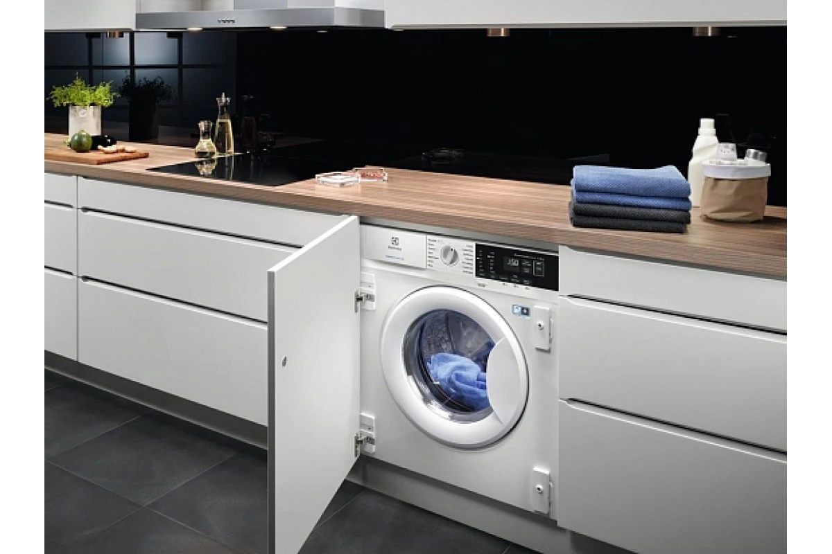 Встраиваемая стиральная машина Electrolux EWN7F447WI