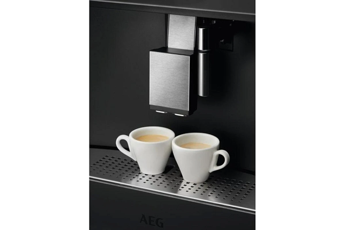 Встраиваемая кофемашина AEG KKB894500B