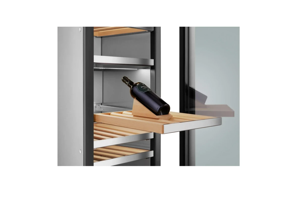 Встраиваемый винный шкаф Signature Kitchen Suite SKSCW183RP под навеску фасадов
