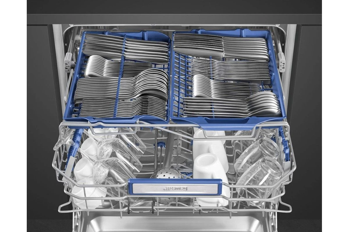 Встраиваемая посудомоечная машина Smeg STL323BL