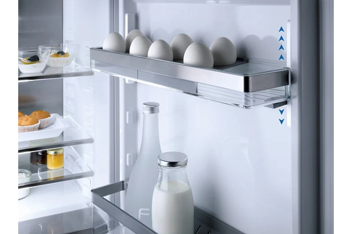 Встраиваемый холодильник Miele KFN 7795 C