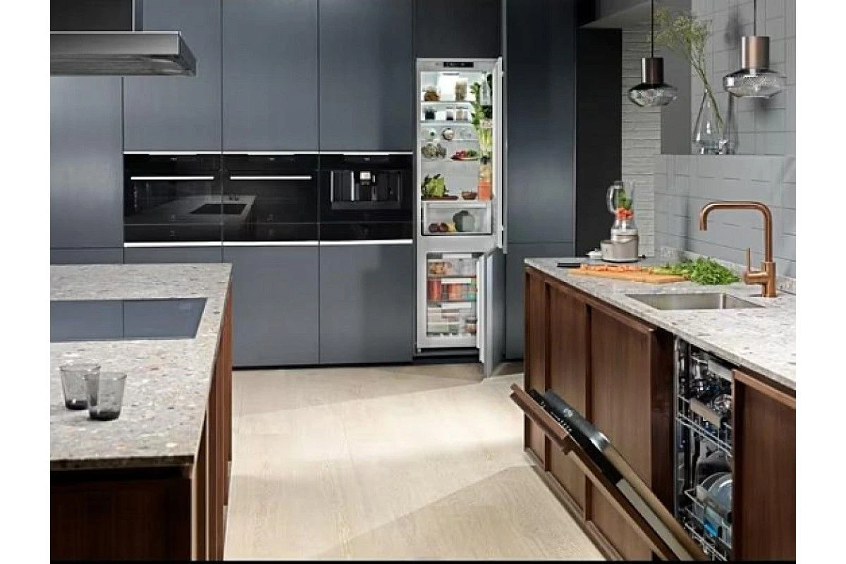 Встраиваемая посудомоечная машина Electrolux KECA7305L