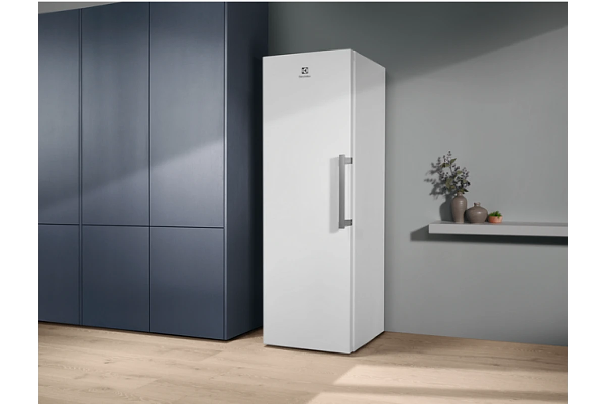 Морозильная камера Electrolux RUT5NF28W1