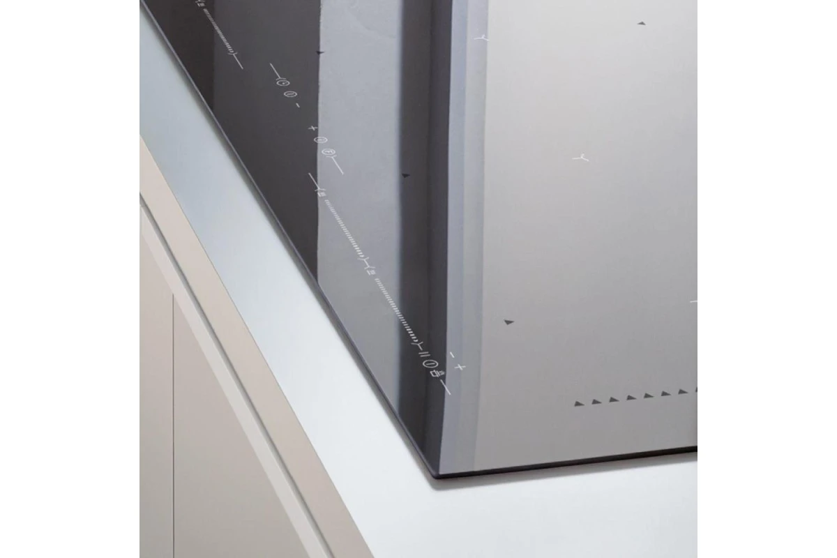 Индукционная варочная панель Bertazzoni Modern P904IBHNE черная