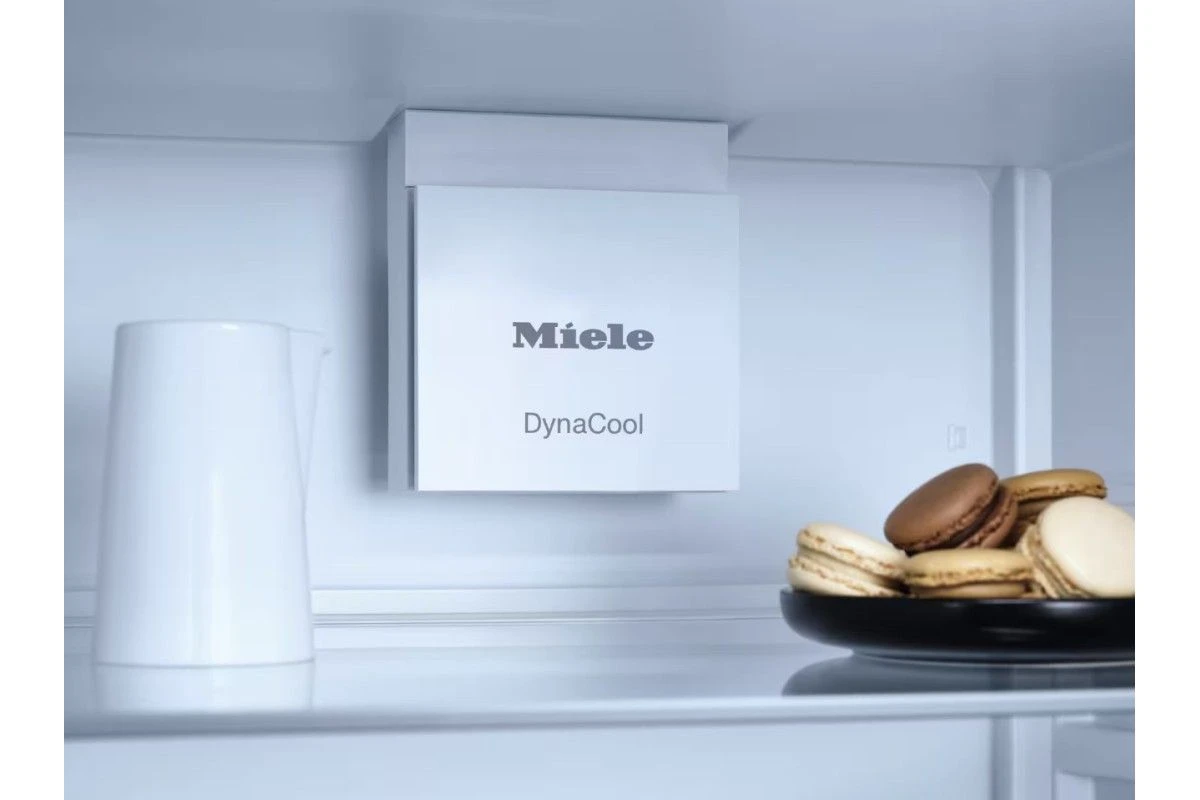 Встраиваемый холодильник Miele K 7715 E