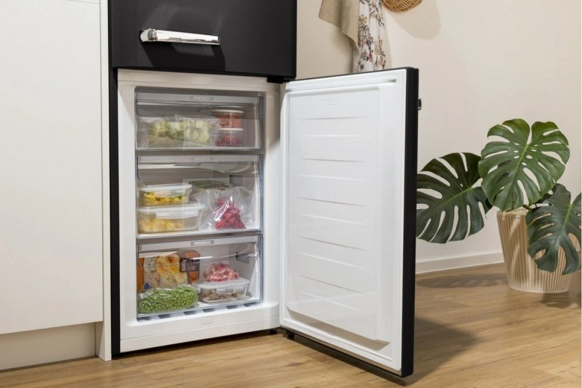 Отдельностоящий холодильник Gorenje ONRK619EBK