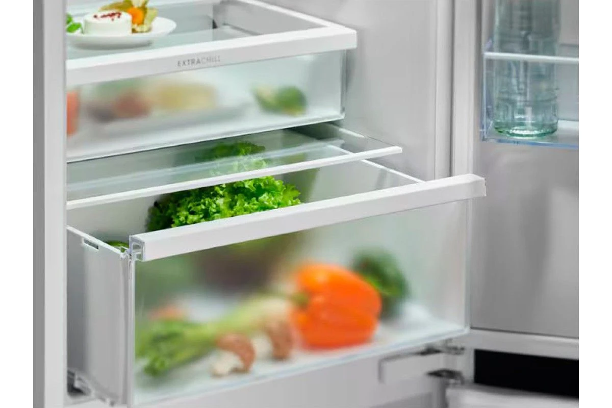 Встраиваемый холодильник Electrolux ENT6MD18S3