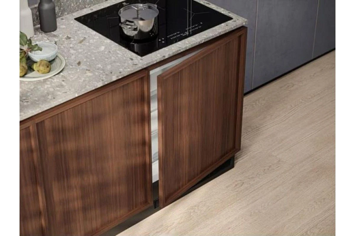 Встраиваемая морозильная камера Electrolux LYB2AE82S
