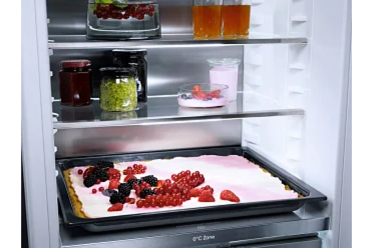 Встраиваемый холодильник Miele KFN 7774 D
