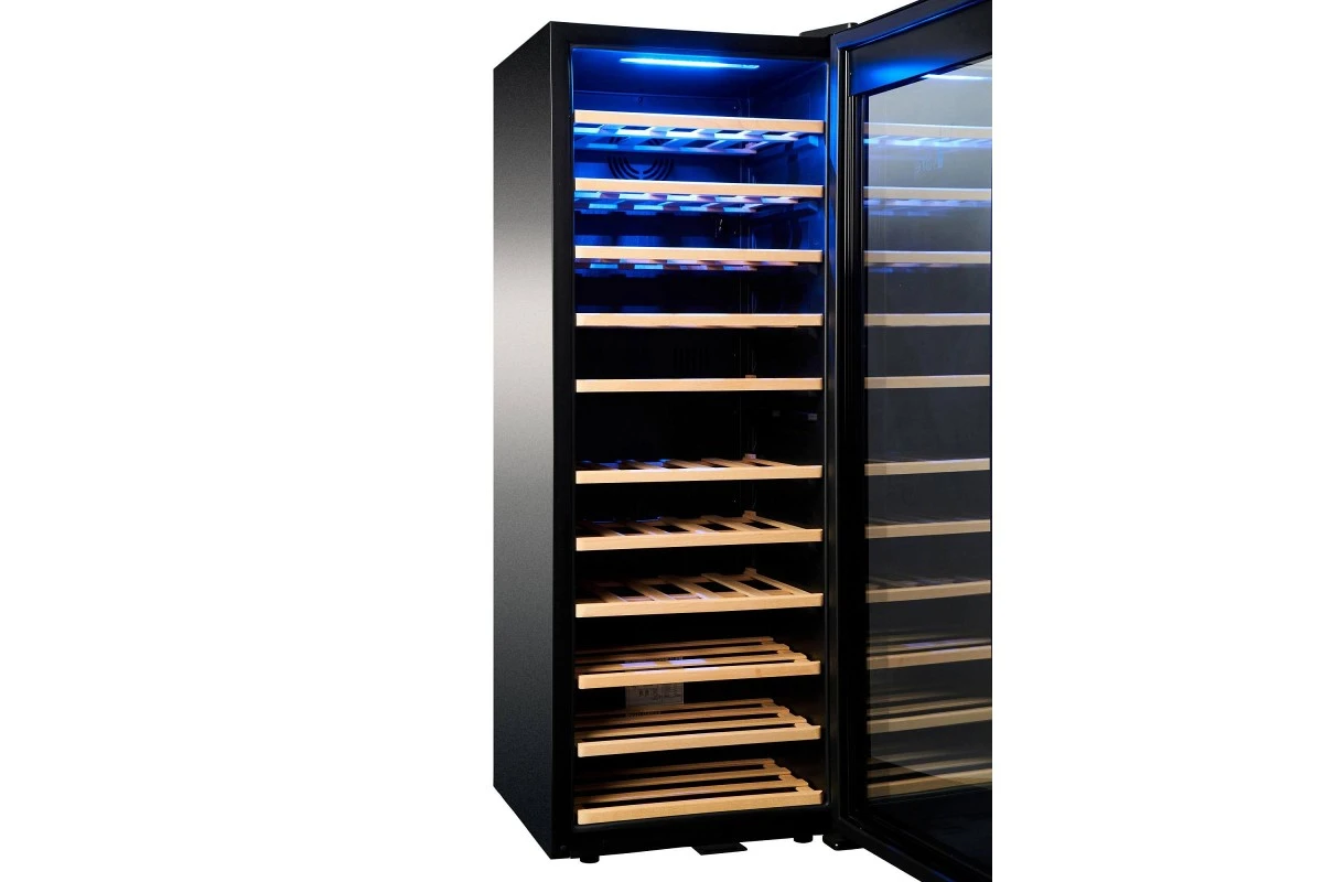 Однозонный шкаф Vinosafe VSF51AM