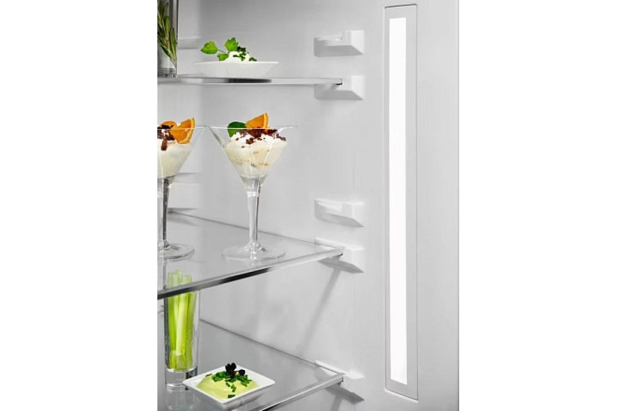 Холодильник Electrolux LNT7ME34K1