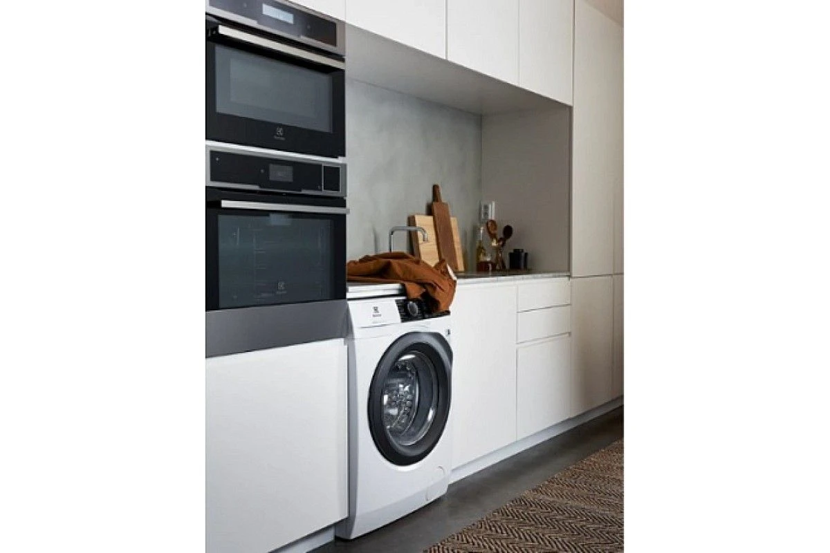 Стирально-сушильная машина Electrolux EW7WR447W
