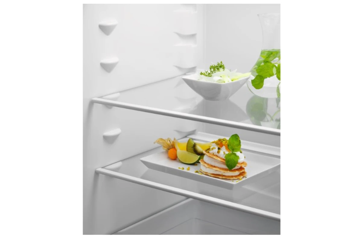 Встраиваемый холодильник Electrolux ENG7TE75S