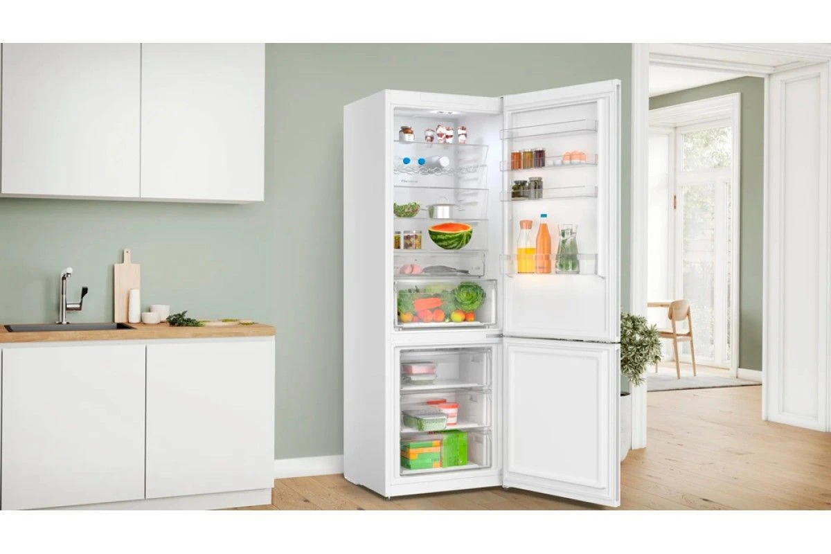 Двухкамерный холодильник Bosch KGN497WDF