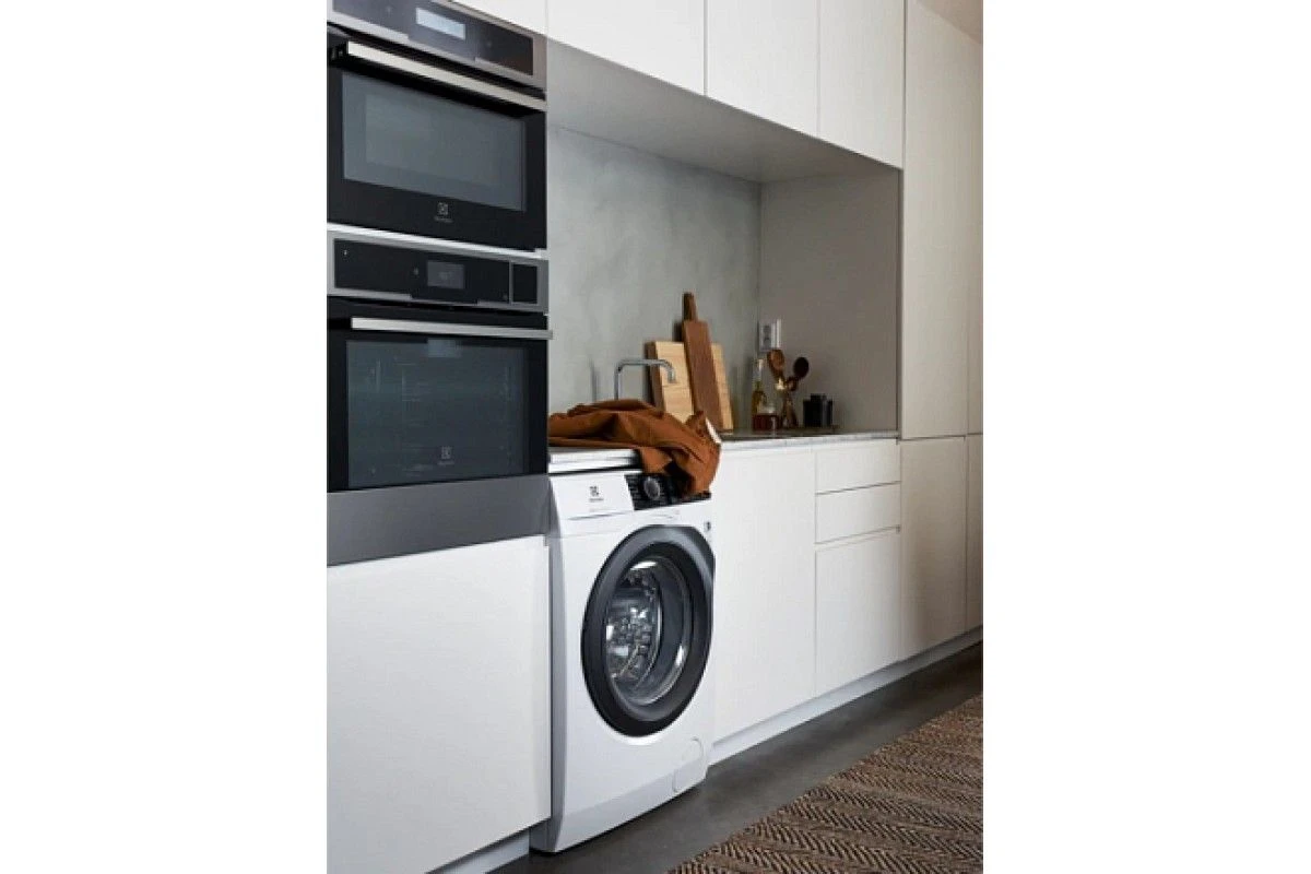 Стирально-сушильная машина Electrolux EW7WR361S