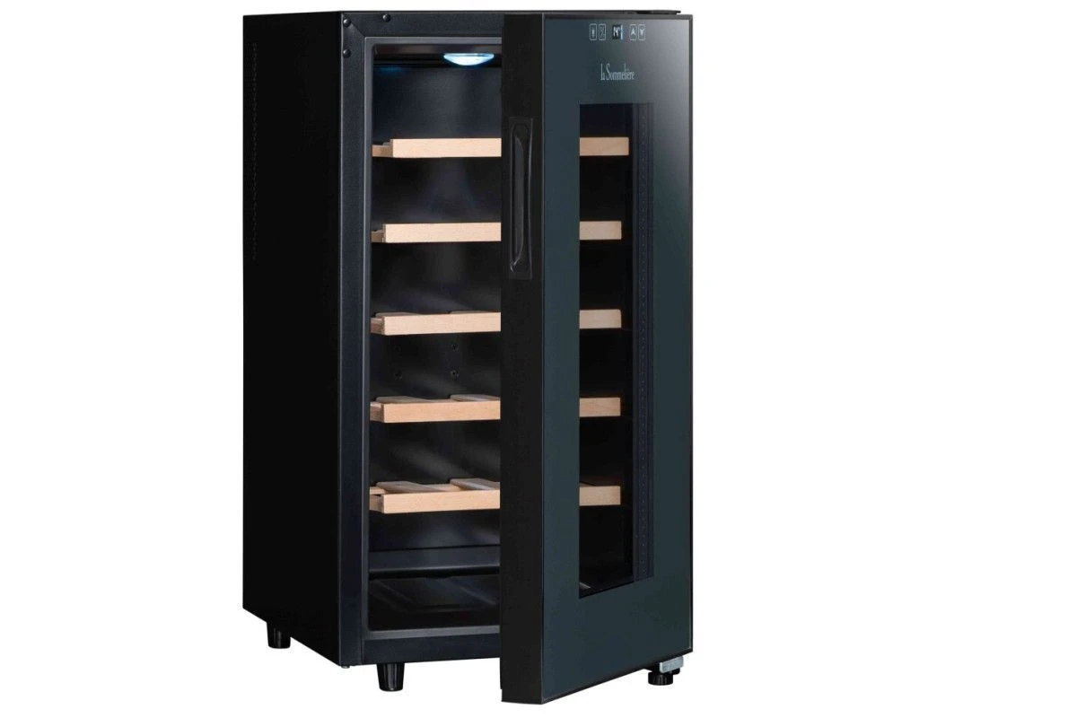 Монотемпературный шкаф La Sommeliere LS18CB
