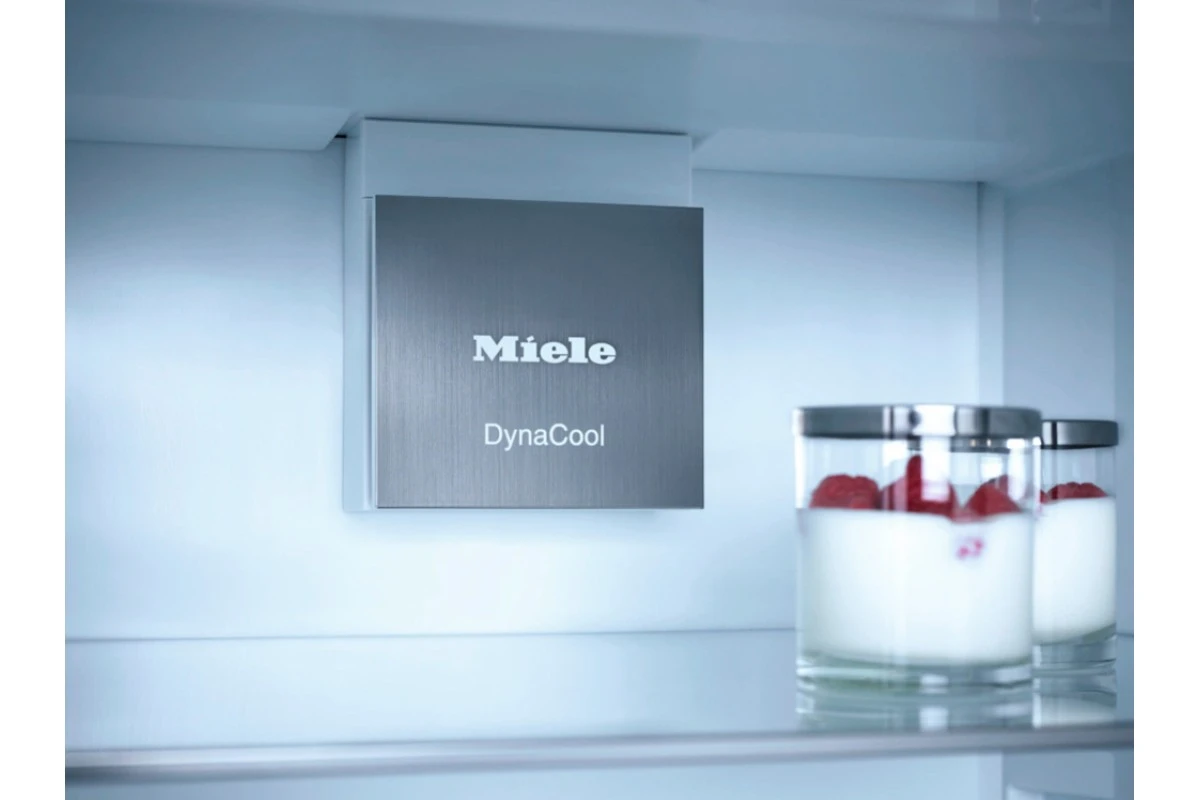Встраиваемый холодильник Miele K 7747 D