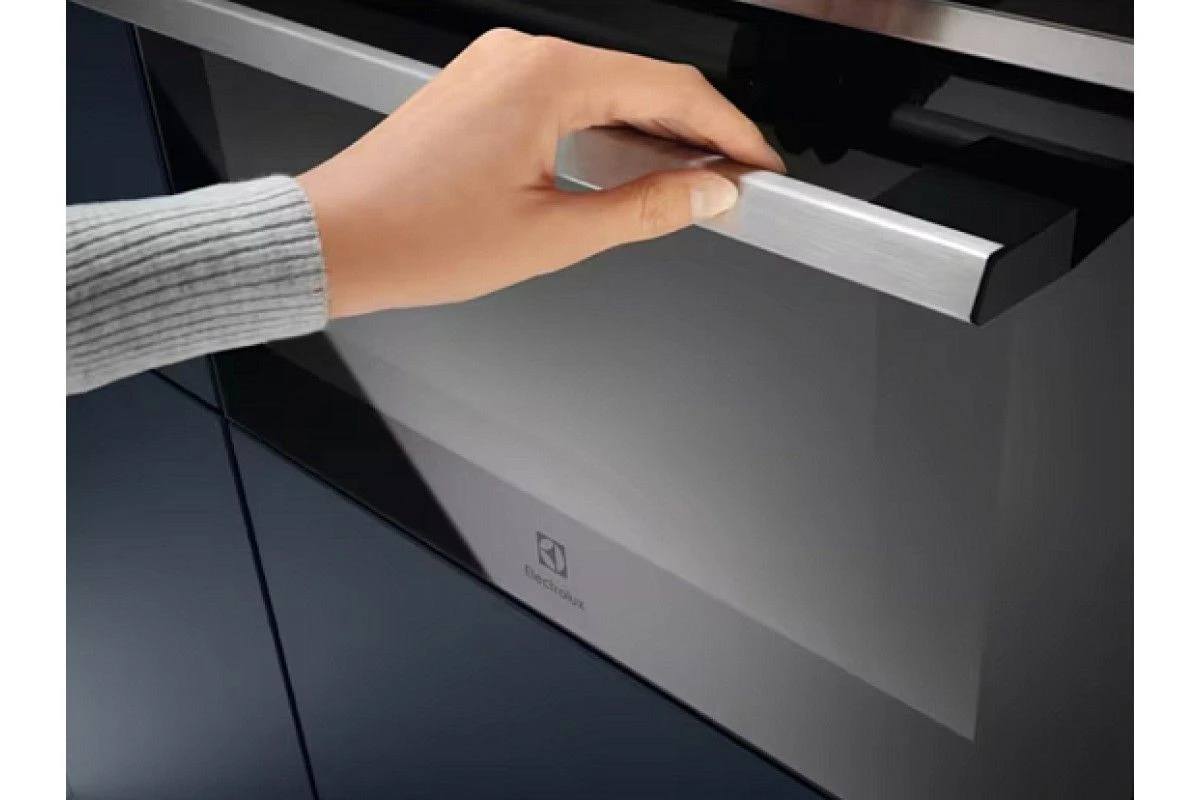 Встраиваемая микроволновая печь Electrolux EVM8E08X