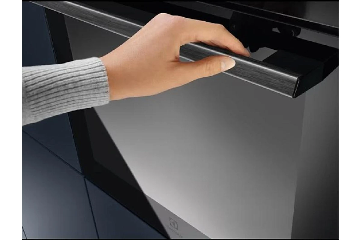 Духовой шкаф Electrolux EOB7S31Z
