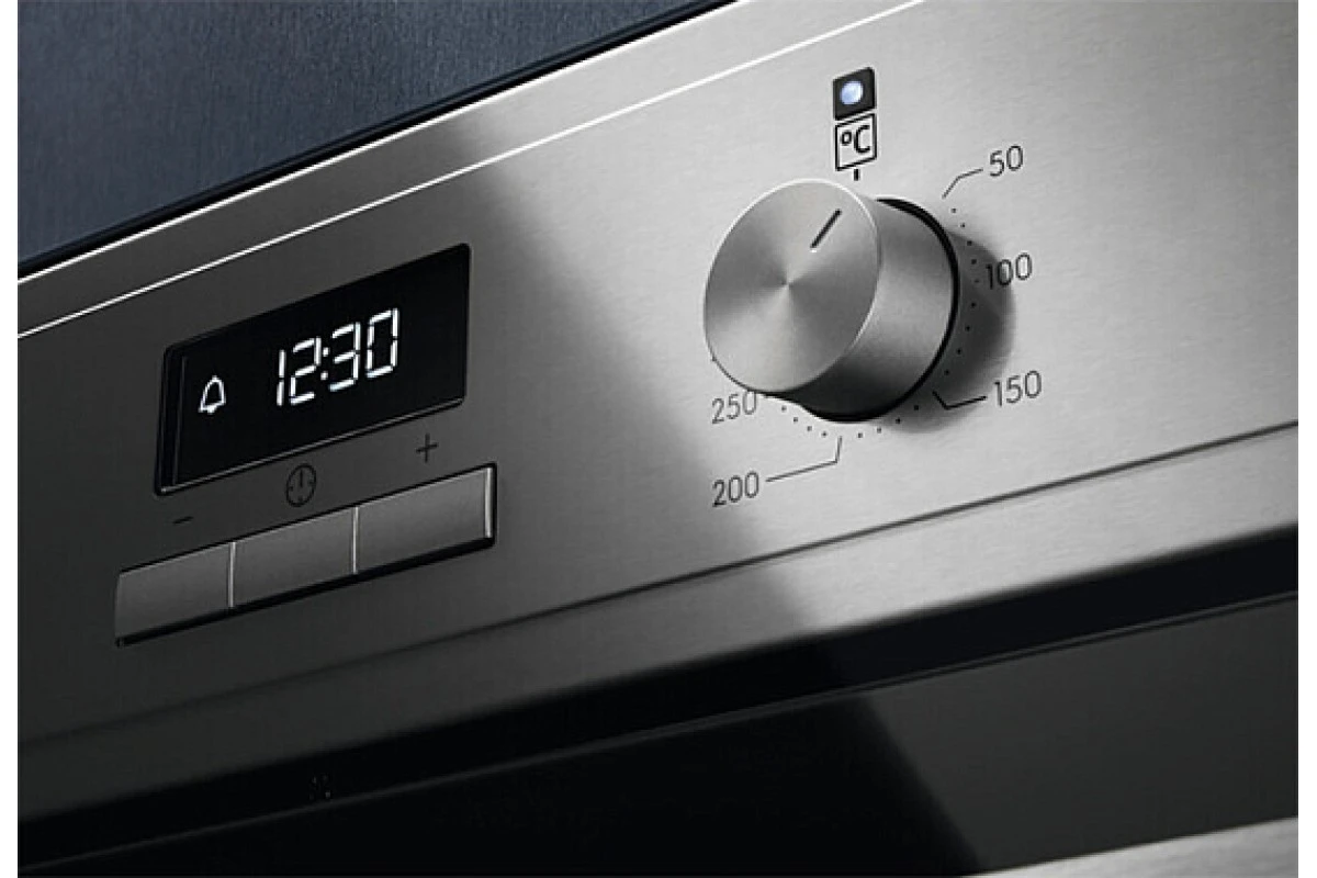 Духовой шкаф Electrolux EOF3H40X