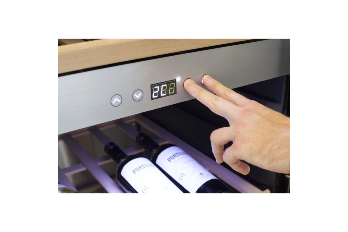 Винный шкаф Caso WineChef Pro 126-2D black